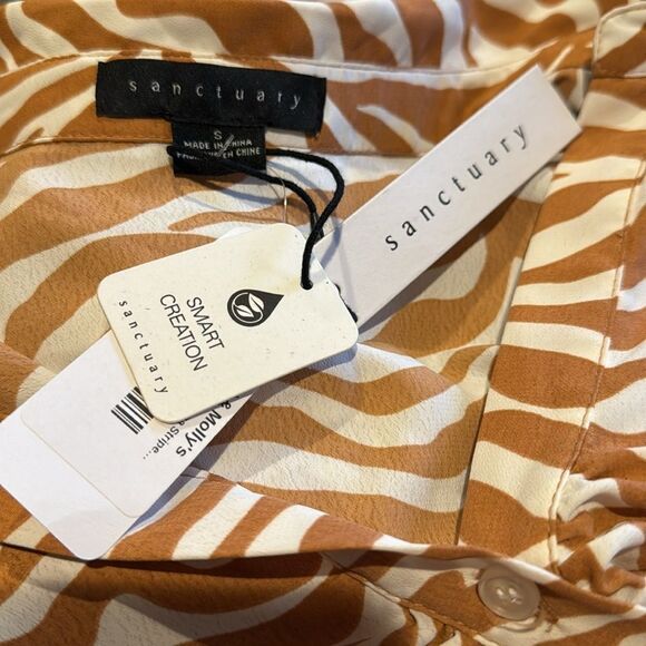 Sanctuary caramel/white tiger stripe ruched button down shirt. NWT. Size small - Picture 6 of 7